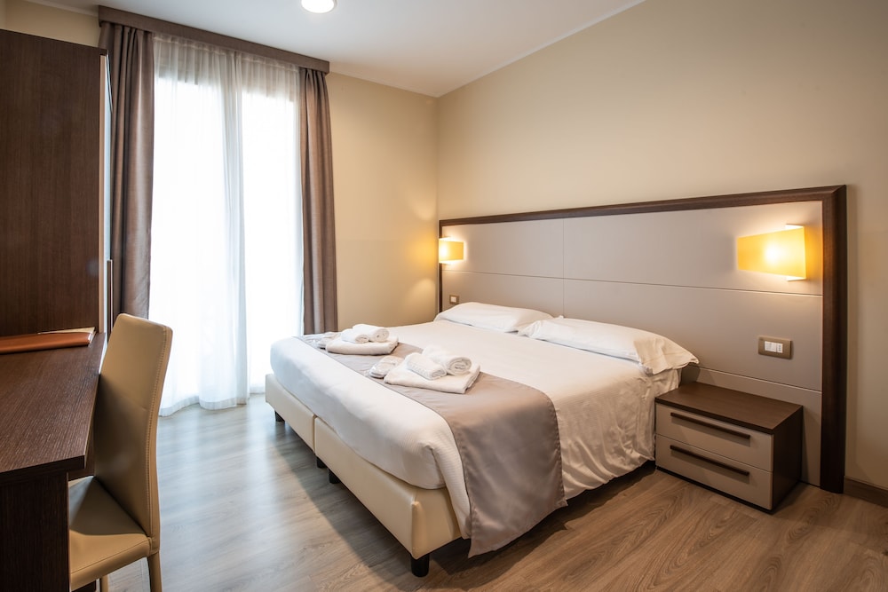 Deluxe Double Room, Balcony, Lake View photo 3