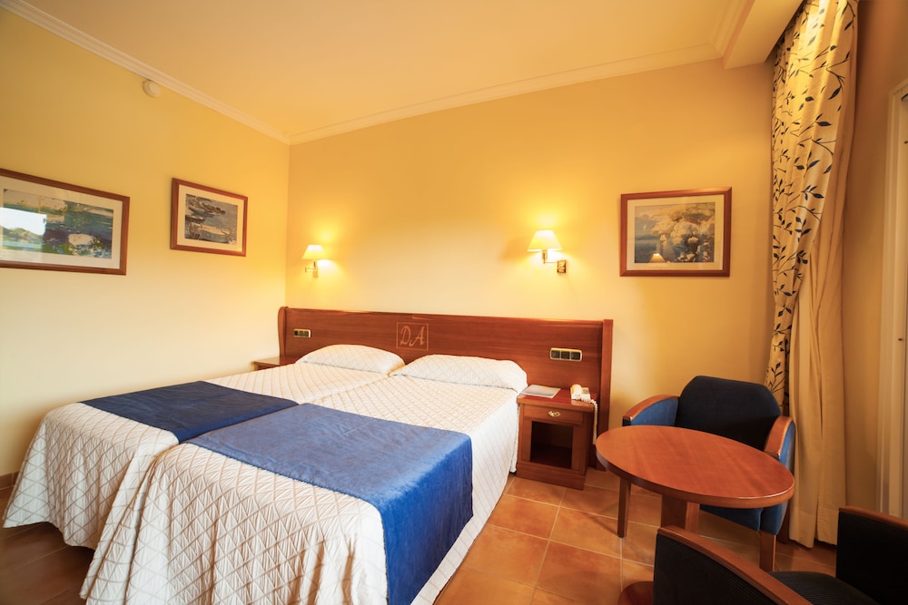 Triple Room, Balcony, Pool View photo 2