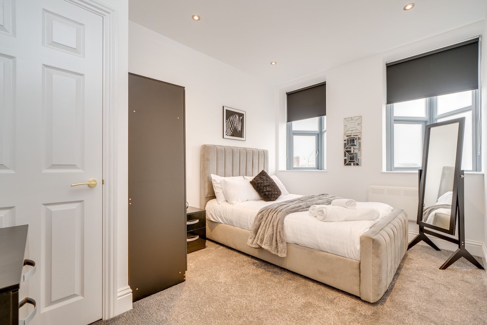 Luxury Apartment, Private Bathroom (3 Bedroom Lux Apartment) photo 3