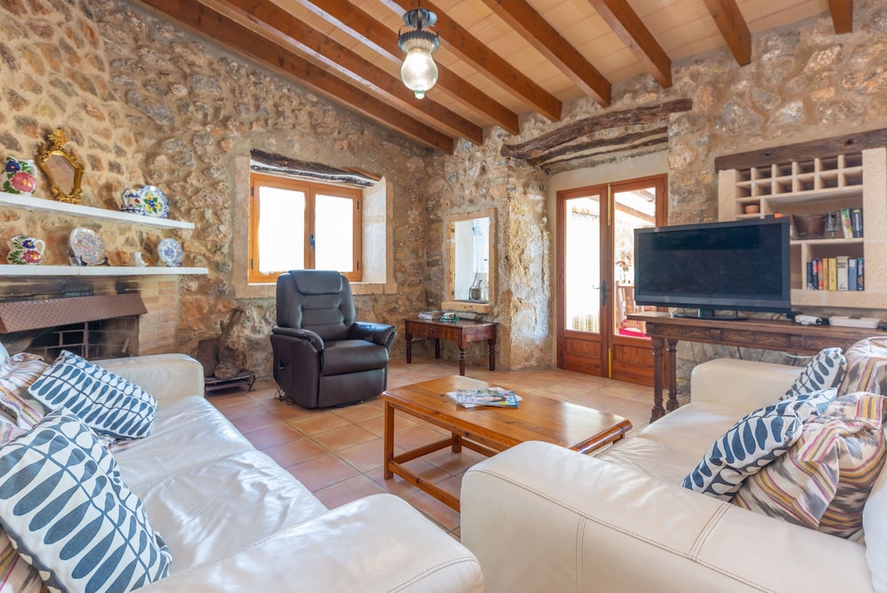 Villa photo 3