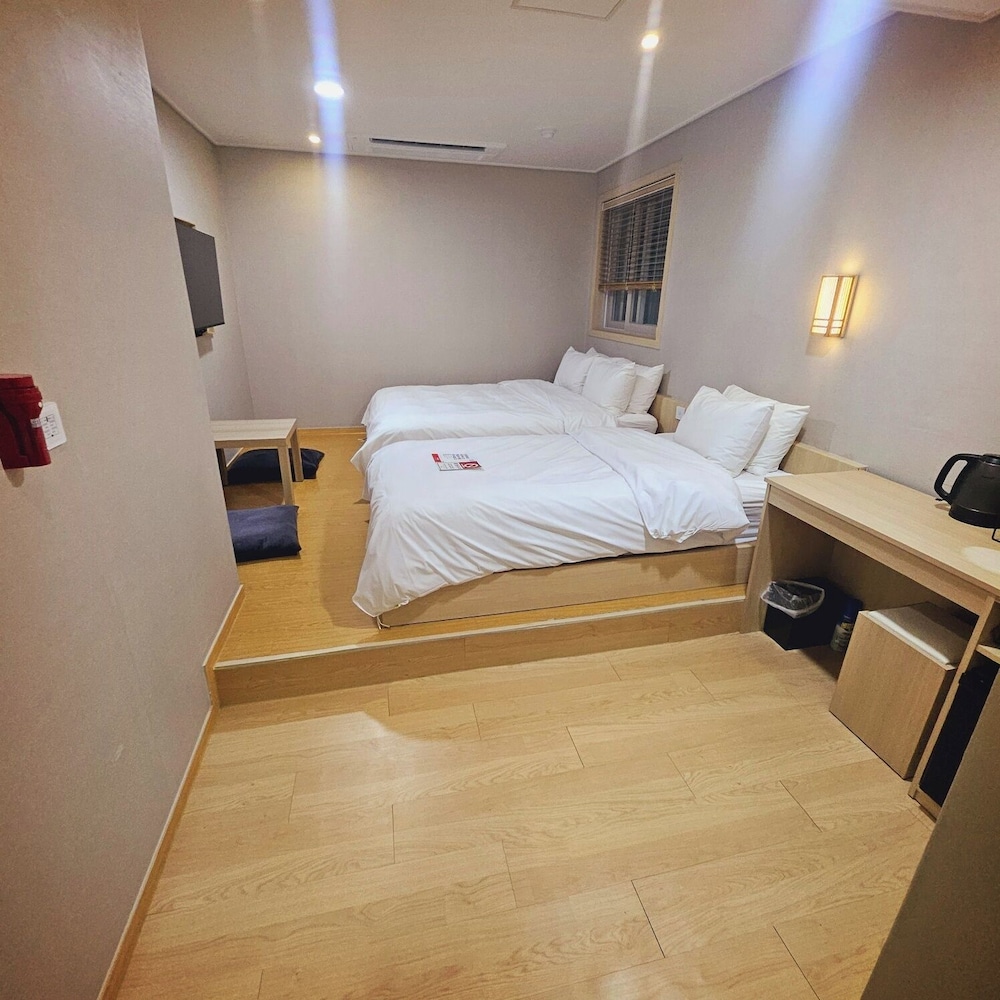 Deluxe Twin Room - Photo 5