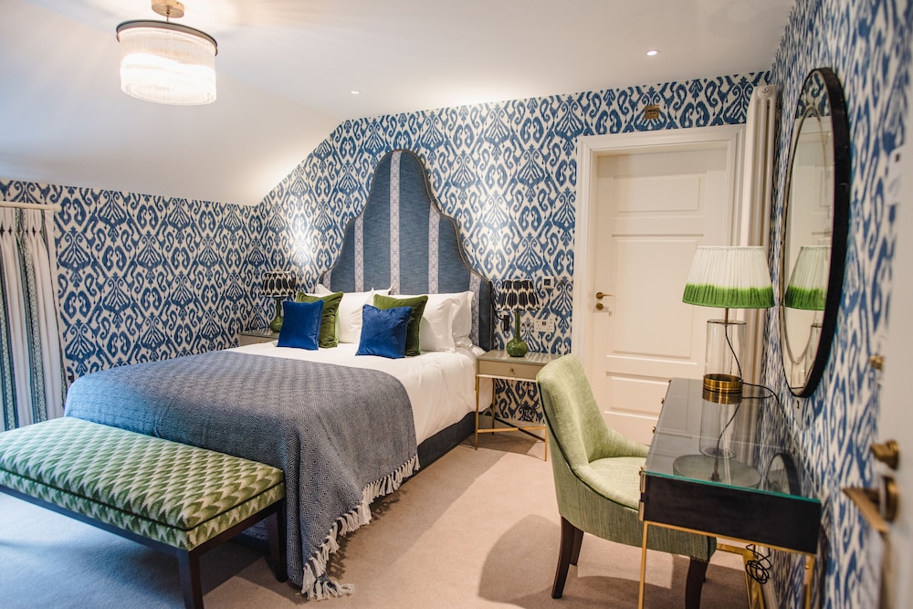Deluxe Double Room, 1 King Bed, Courtyard View