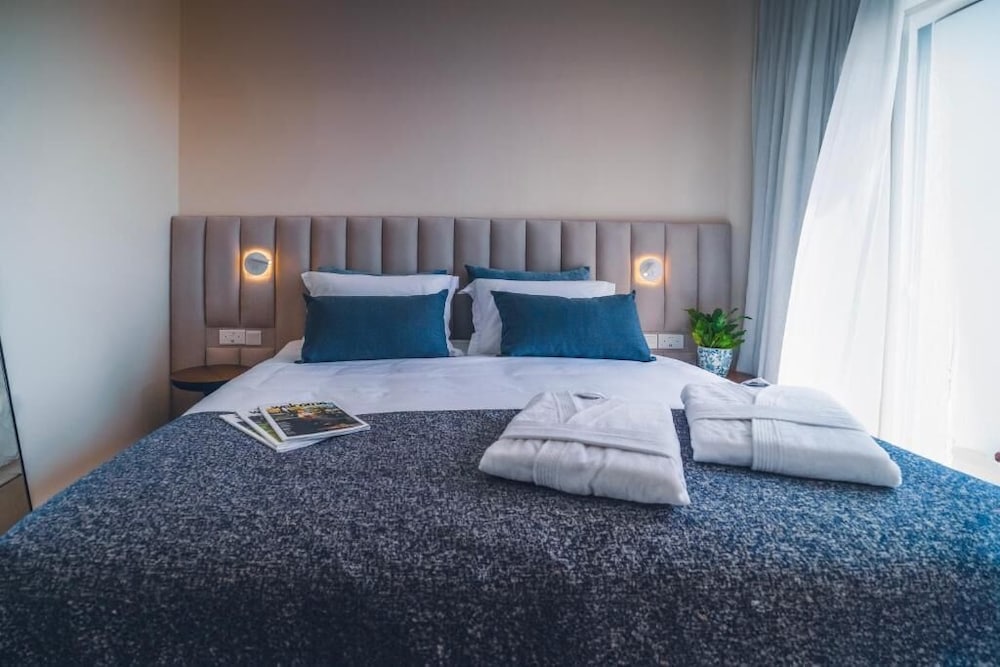 Family Two Bedroom Suite Sea View