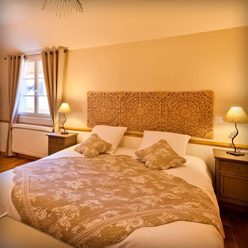 Superior Double Room, 1 King Bed, Courtyard View (Topaze) photo 1