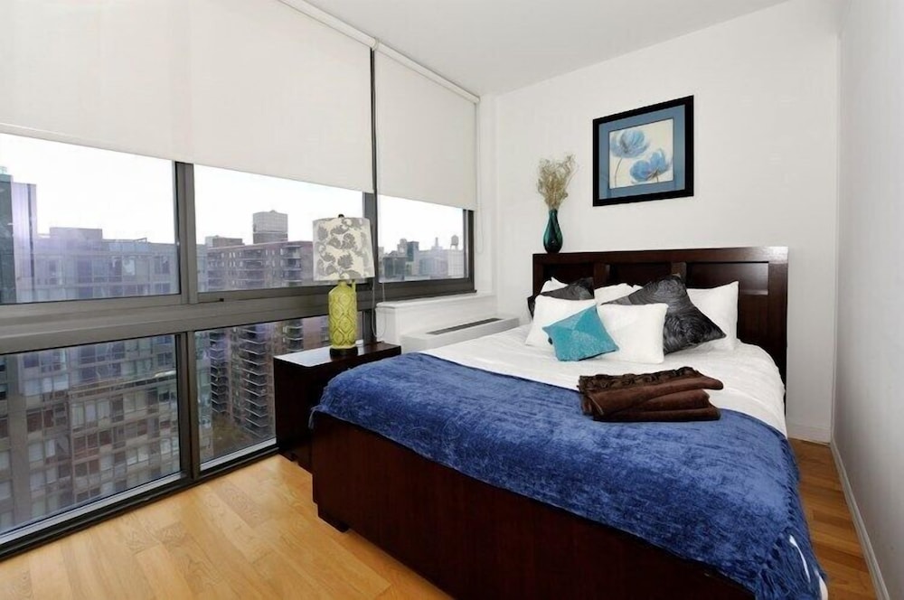 Columbus Avenue photo 3