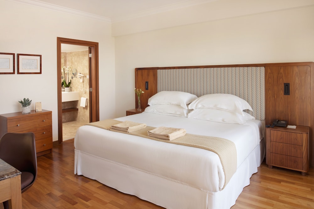 Deluxe Suite, Sea View - Photo 5
