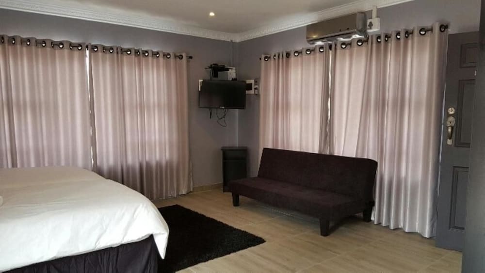 Premium Twin Suite photo 1