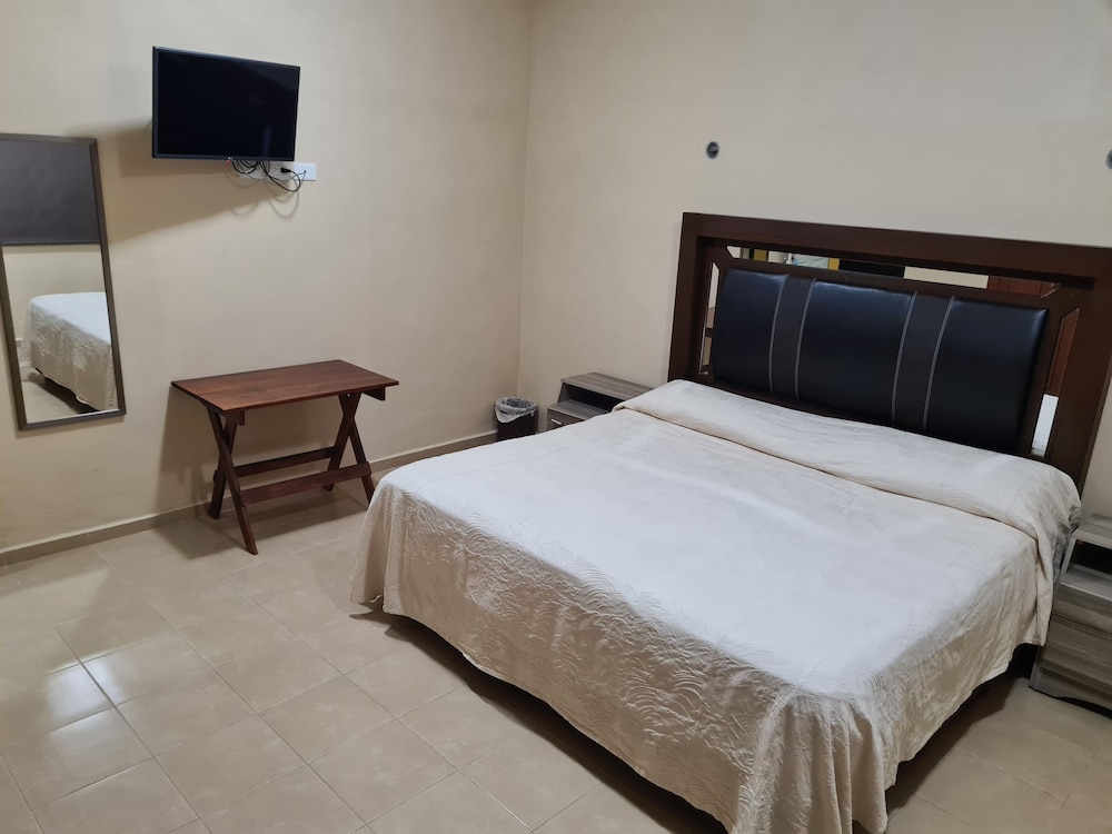 Junior Room, 1 King Bed