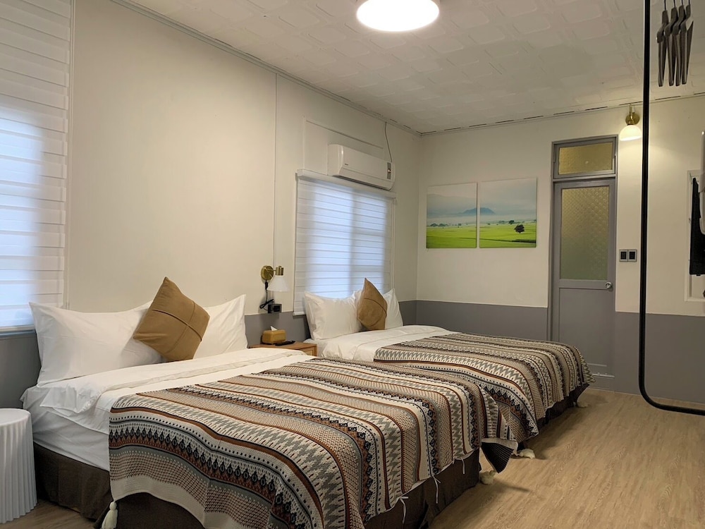 Deluxe Quadruple Room, Non Smoking, Private Bathroom - Photo 1