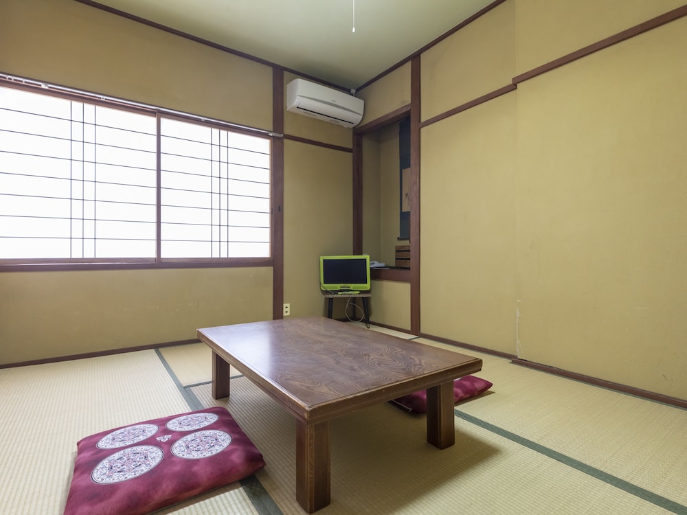 Traditional Twin Room, Non Smoking photo 3