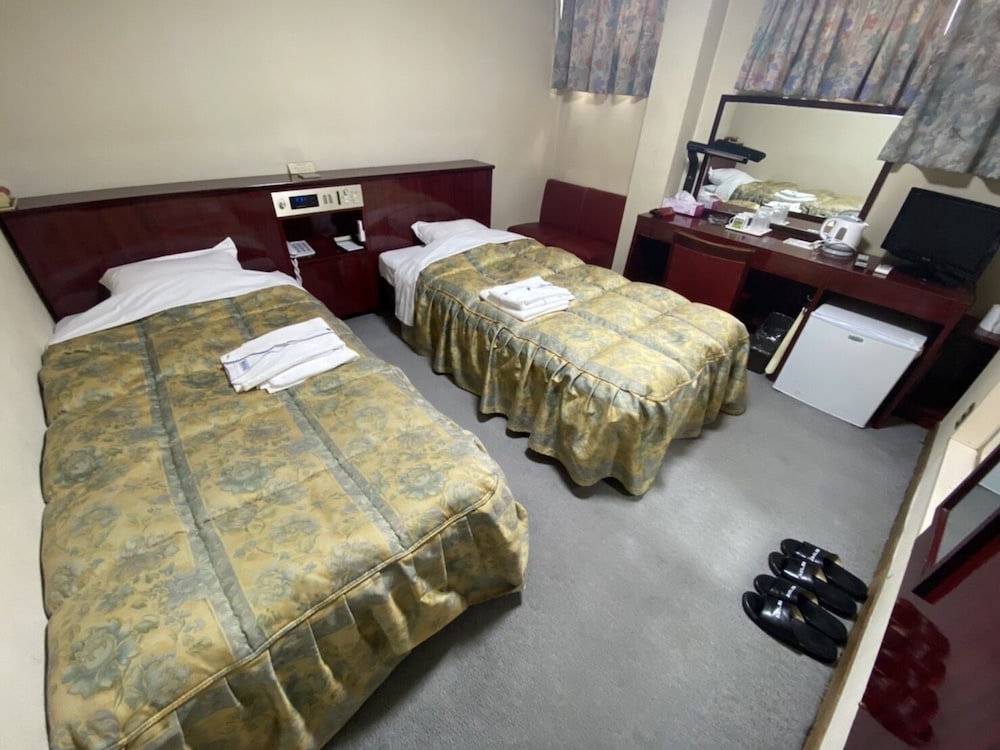 Business Twin Room, 2 Twin Beds, Smoking, Bathtub