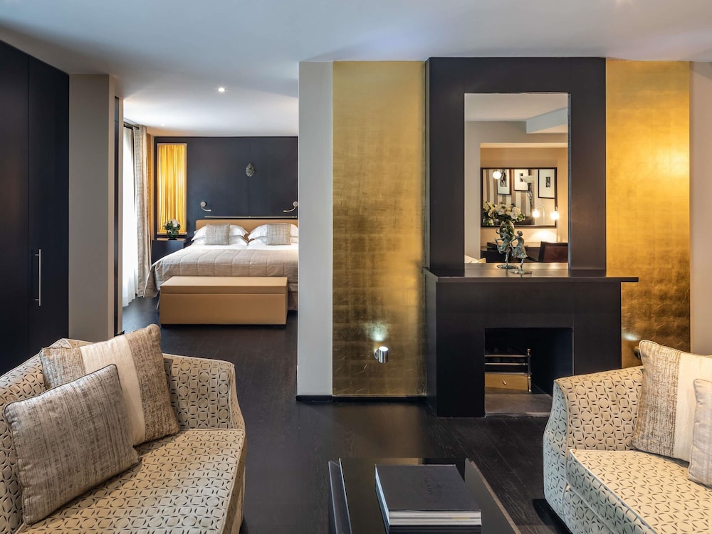 Deluxe Suite photo 2