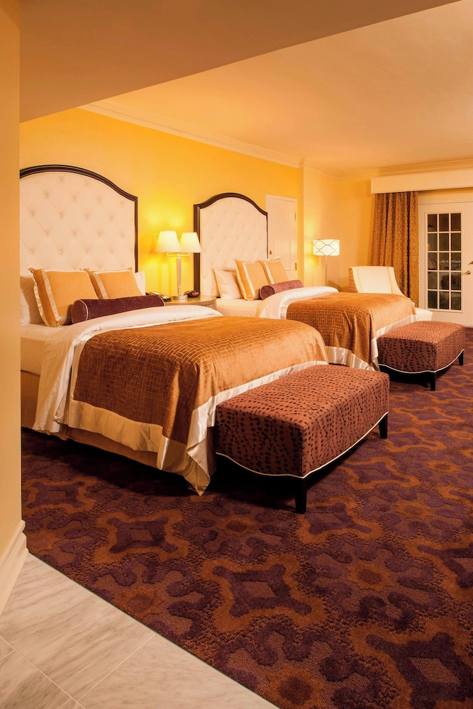 Room, 2 Queen Beds photo 1