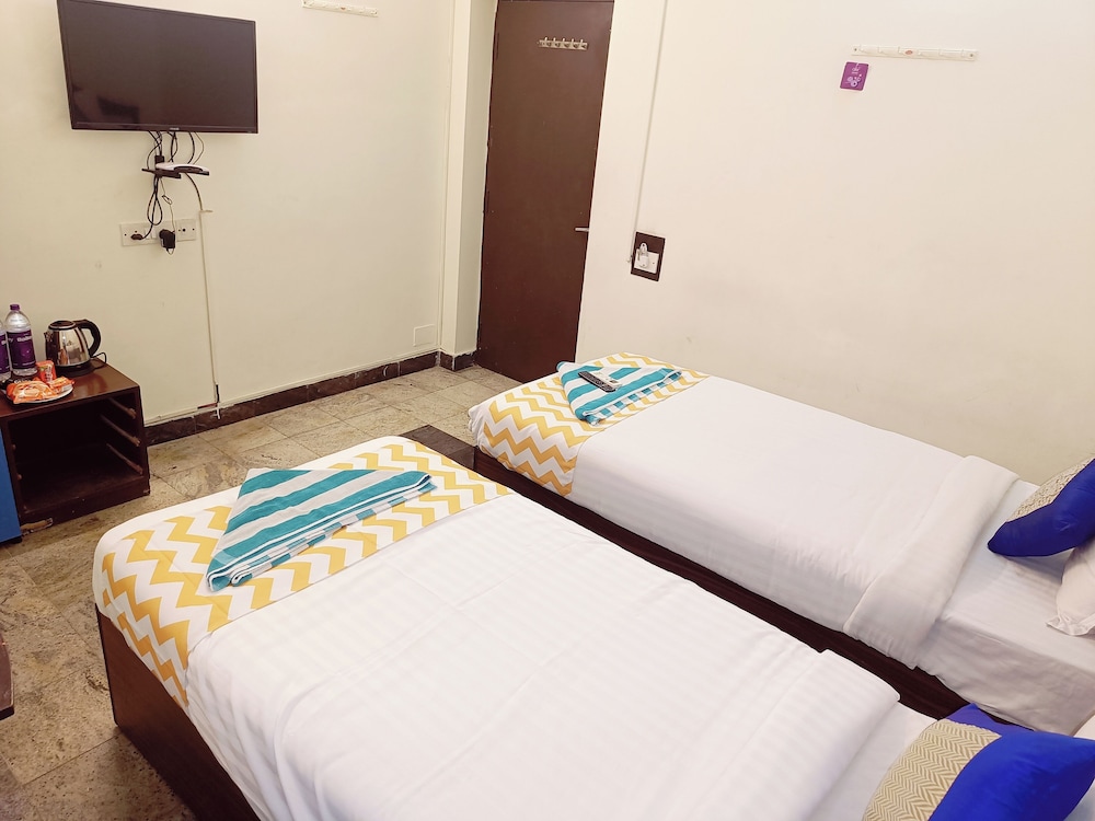 Standard Twin Room - Photo 10