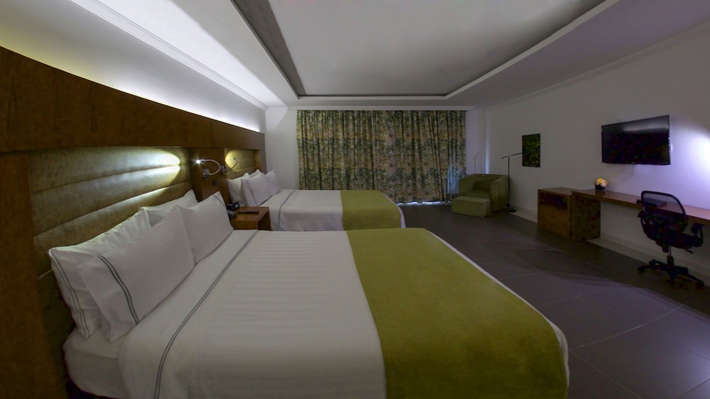 Standard Twin Room, 2 Double Beds photo 2
