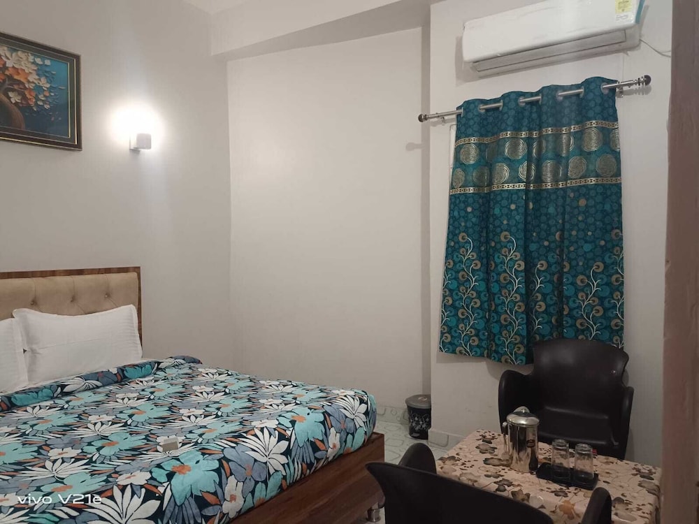 Deluxe Double Room, City View