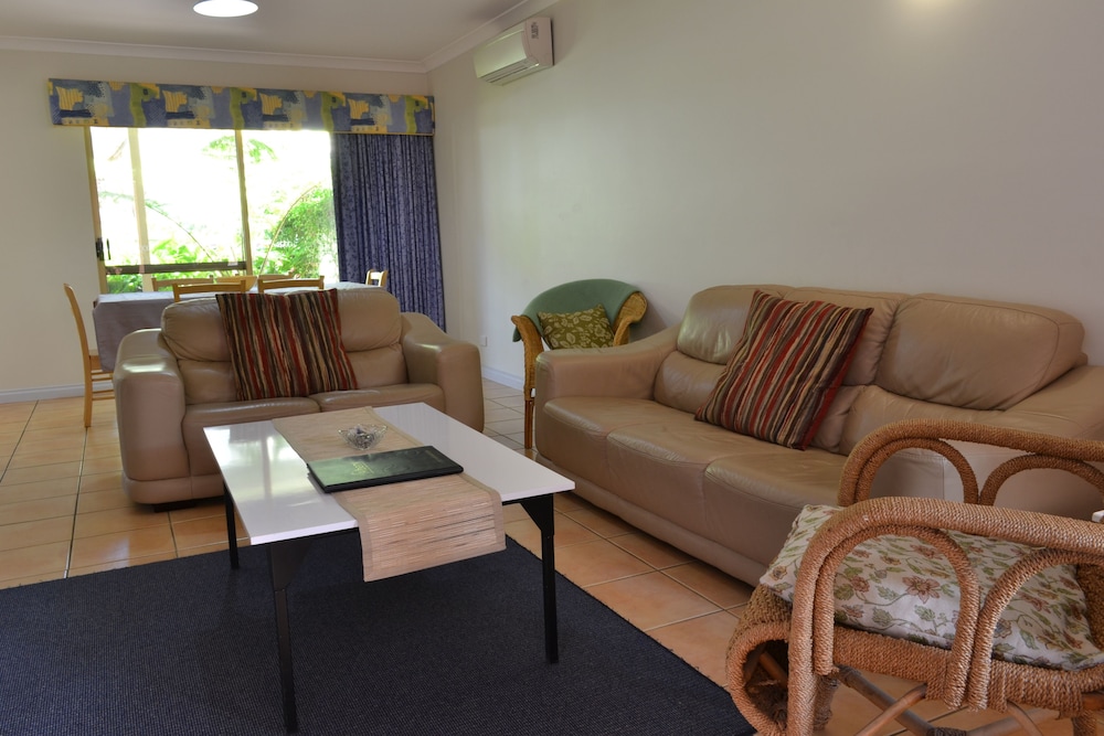 Villa with Garden View - Photo 11