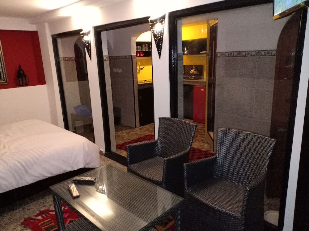 Panoramic Apartment, 1 King Bed, Terrace, Beachfront photo 2