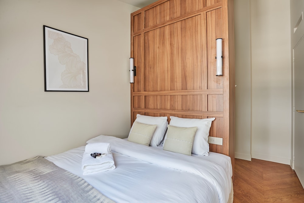 Classic Apartment (n°12) photo 1