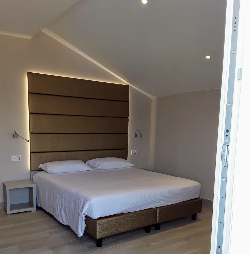 Superior Double Room - Photo 2
