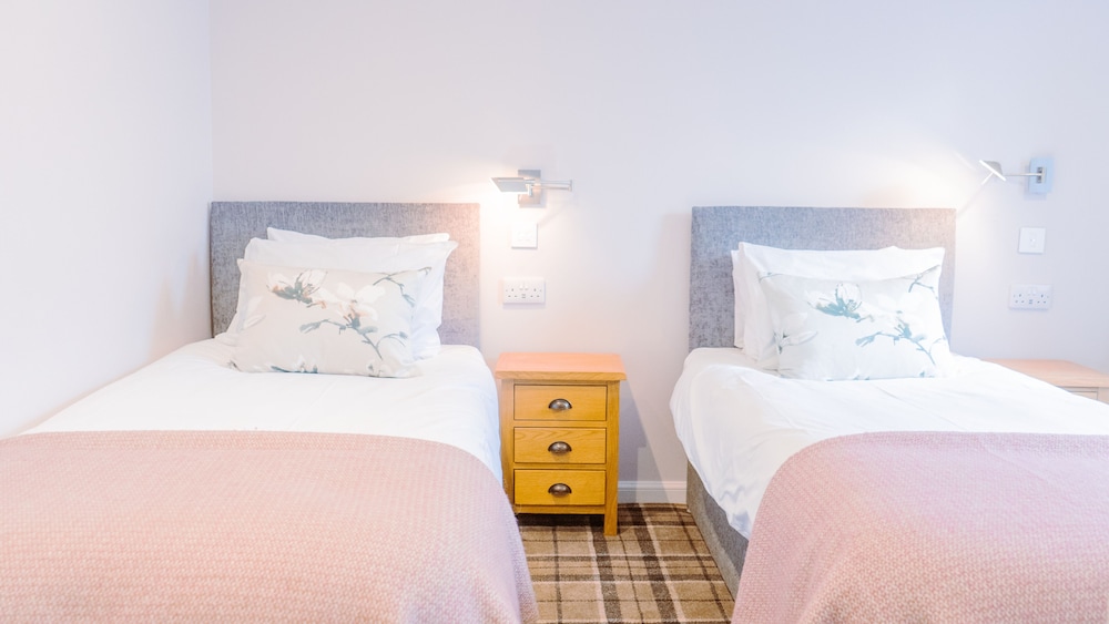 Twin Room, Ensuite photo 1