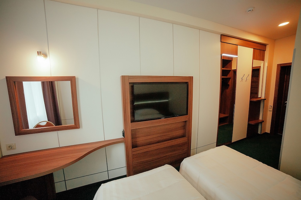 Standard Twin Room photo 2