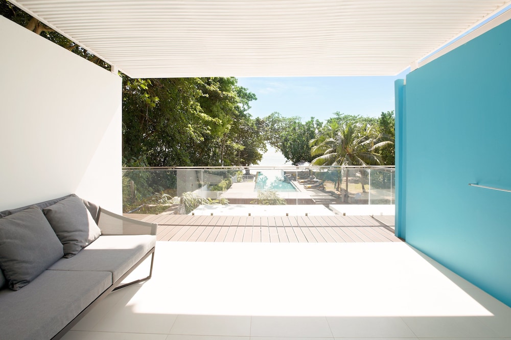 Deluxe Room, 1 King Bed, Ocean View - Photo 6