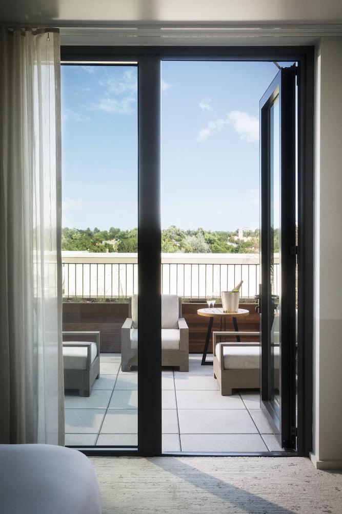 Room, 1 King Bed, Mobility Accessible, Terrace