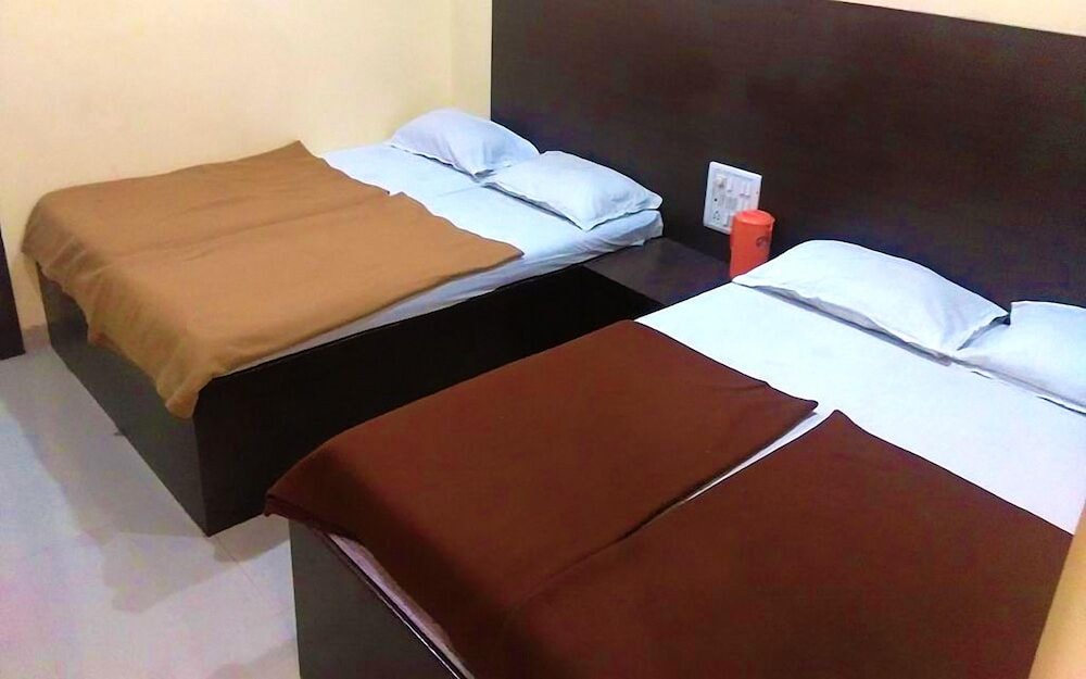 Basic Quadruple Room, 2 Double Beds, City View photo 3