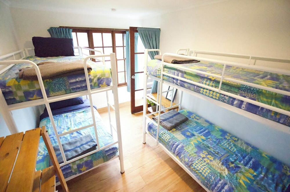 Entire 4 Bed Dormitory Room with Shared Bathroom photo 1