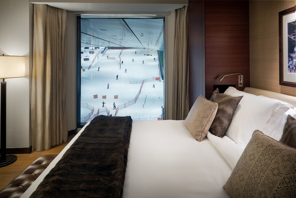 Duplex Aspen Ski Chalet - Access to Snow Park in Ski Dubai for 2, Private Butler, Lounge Access thumbnail 5