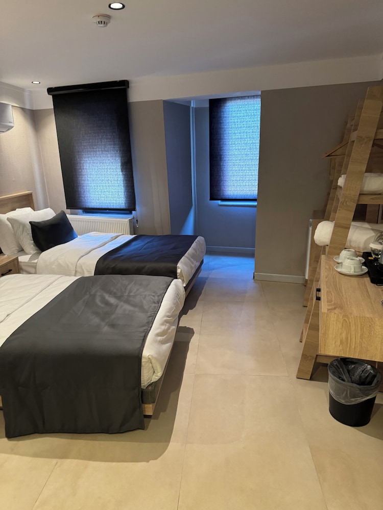Standard Double or Twin Room photo 2