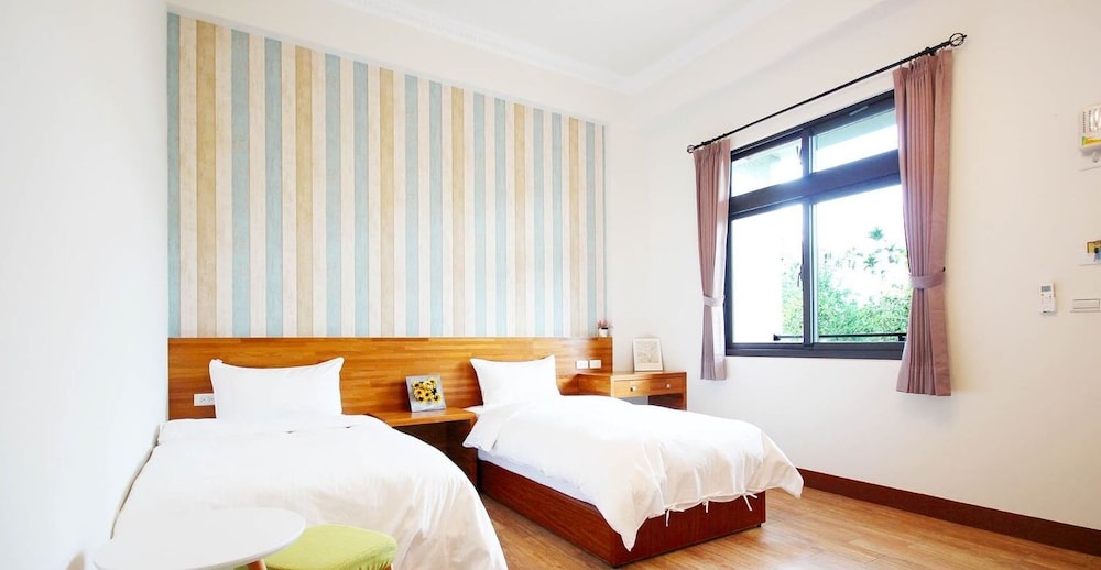 Twin Room, Non Smoking, Garden View photo 2