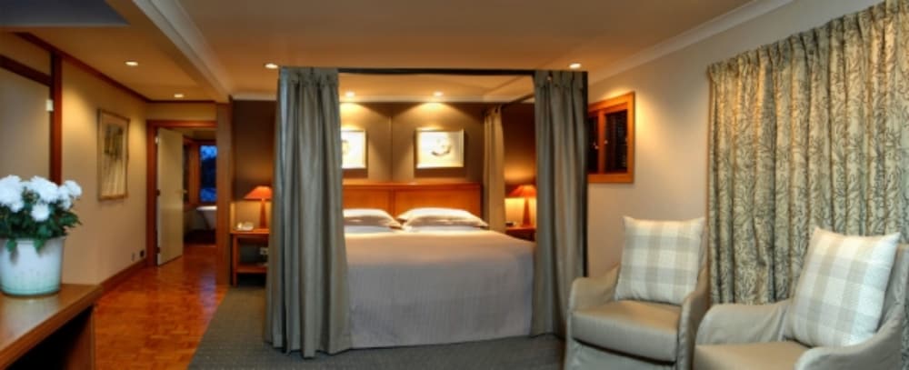 Pines Executive Suite photo 1