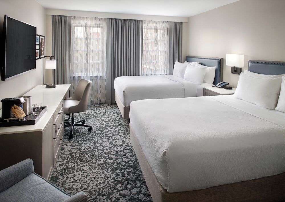 Room, 2 Queen Beds - Photo 2