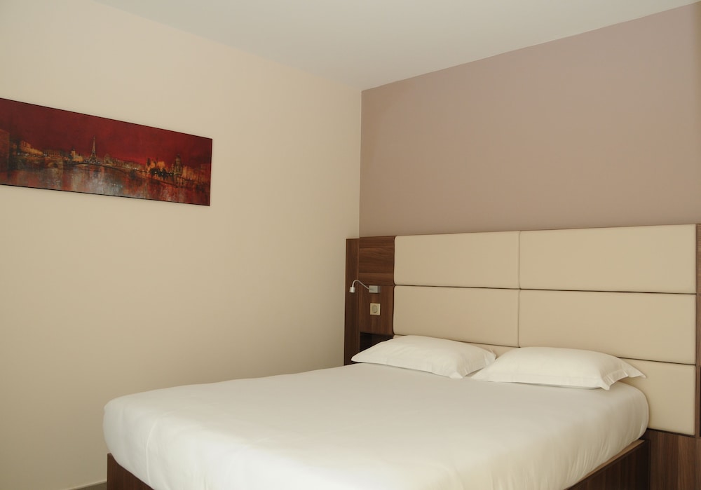 Classic Double or Twin Room photo 2