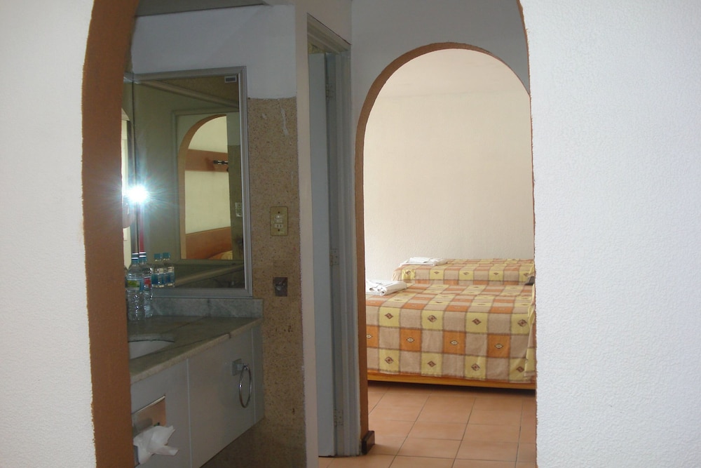 Suite, 2 Double Beds (Master) photo 2