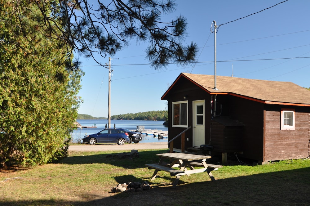 Cabin, 1 Bedroom, River View photo 2
