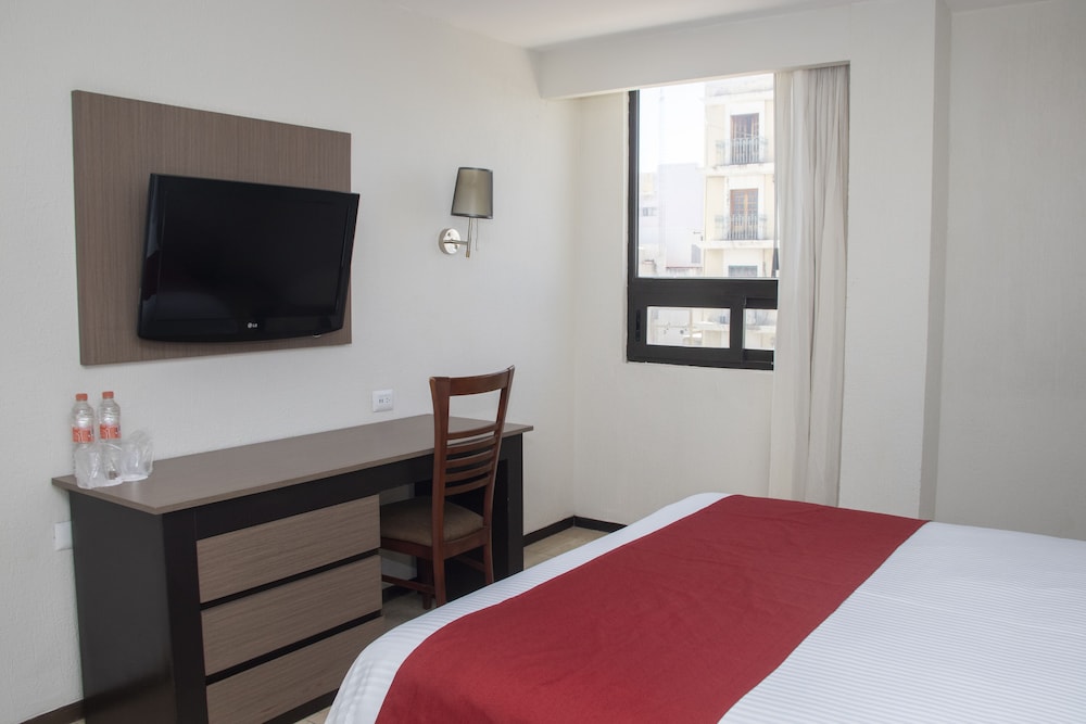 Room, 1 Double Bed, Accessible, Non Smoking - Photo 3