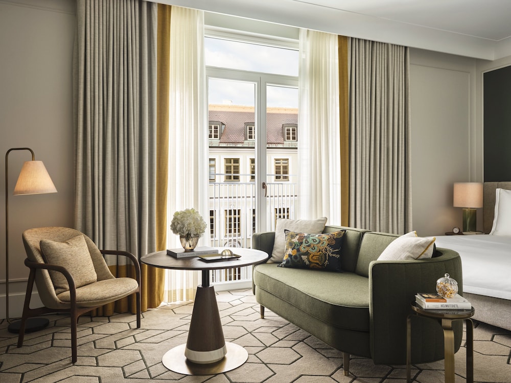 Premier Grand Suite with Multiple Beds (Non Smoking) - Photo 3