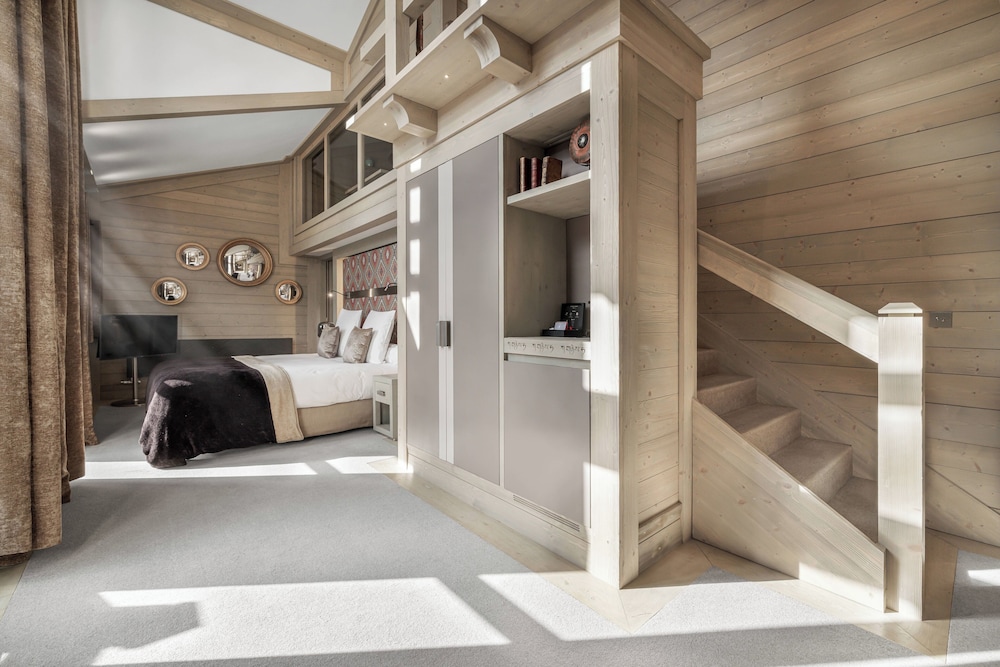 Duplex Djola