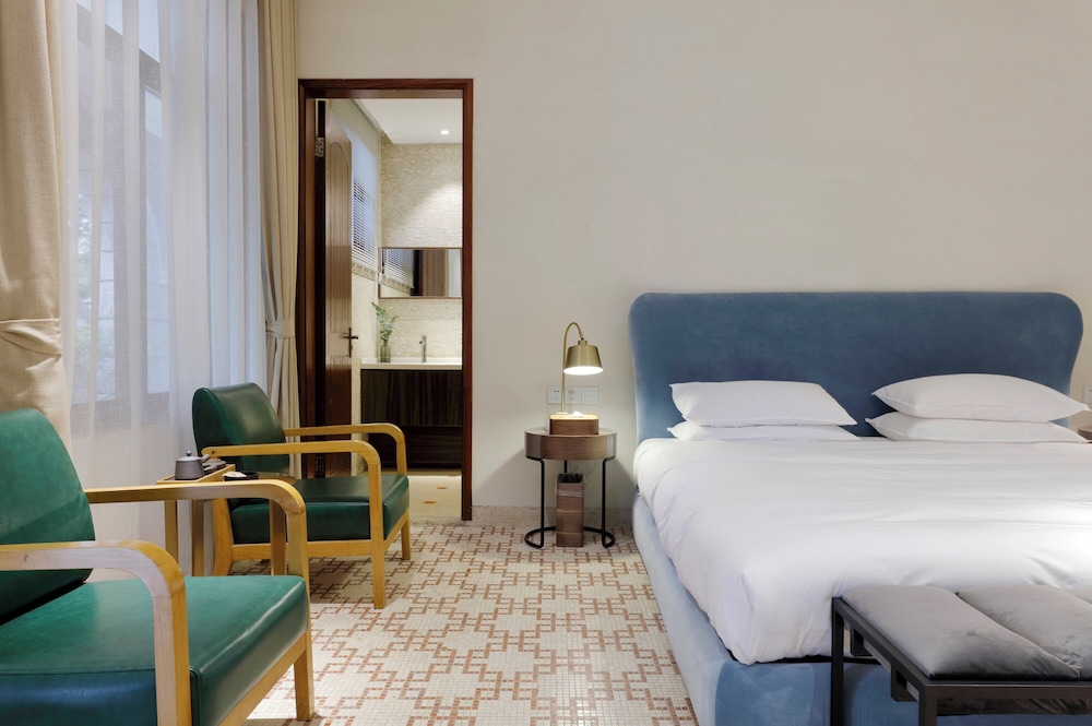Basic Double Room, Garden View