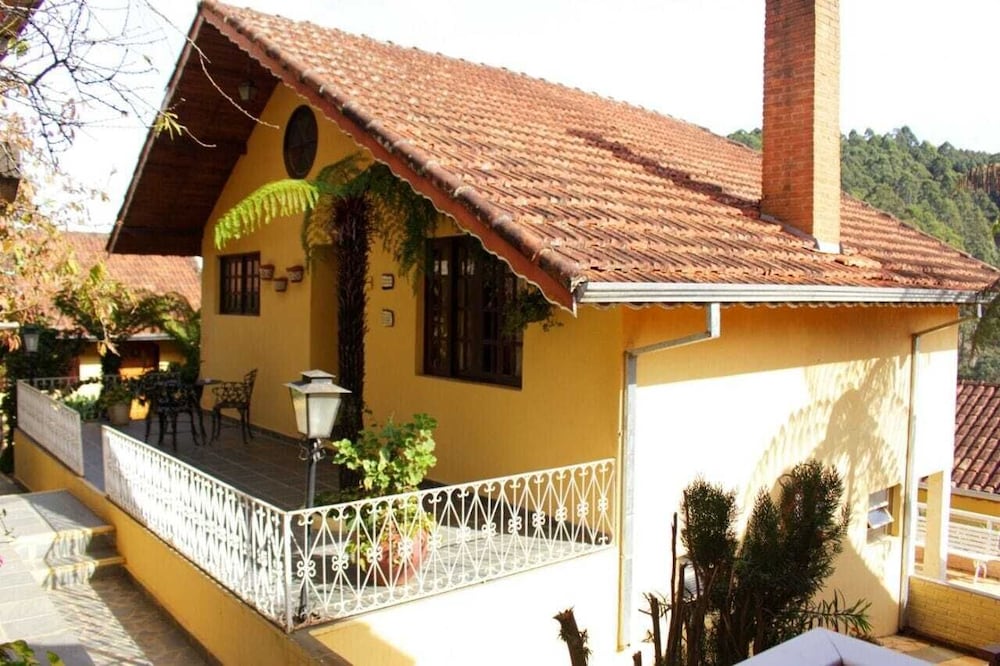 Family Quadruple Room, Balcony, Mountain View photo 2