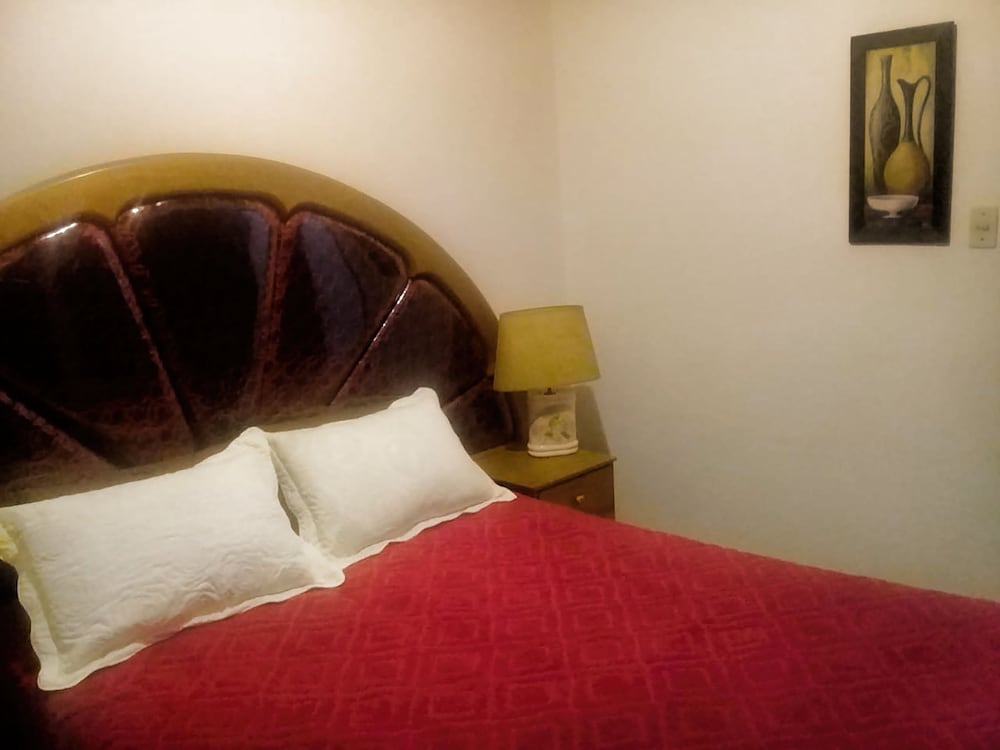 Basic Double Room, 1 Double Bed, Shared Bathroom, Garden View photo 3