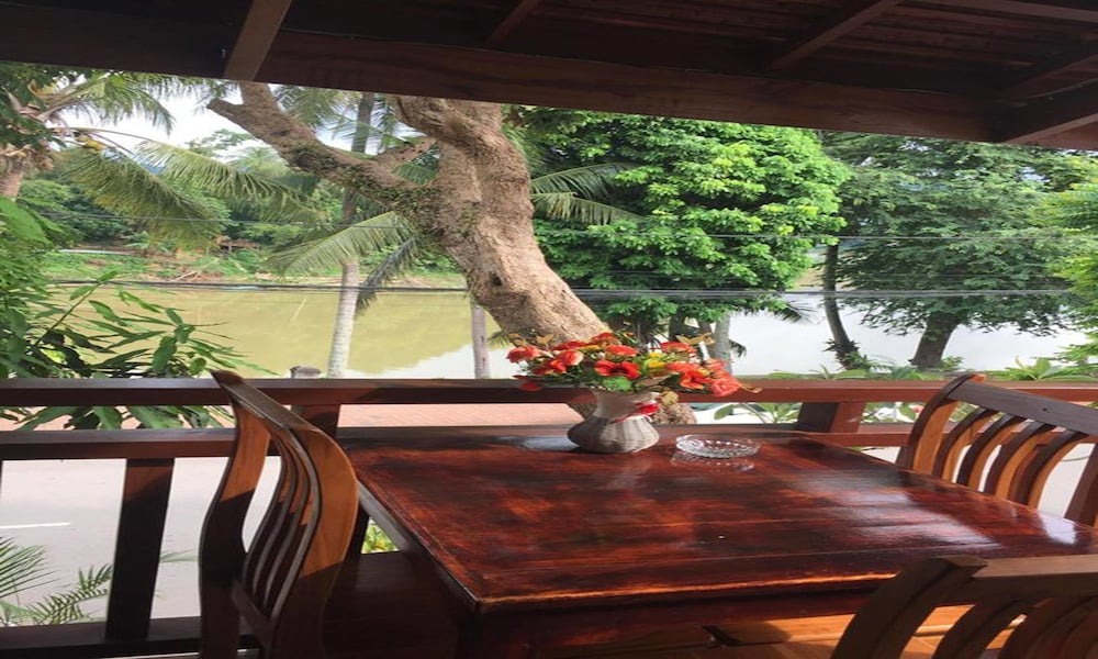 Deluxe Double Room with Balcony River View photo 3