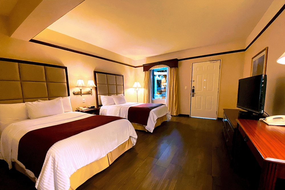 Garden Area Room, 2 Double Beds - Photo 2