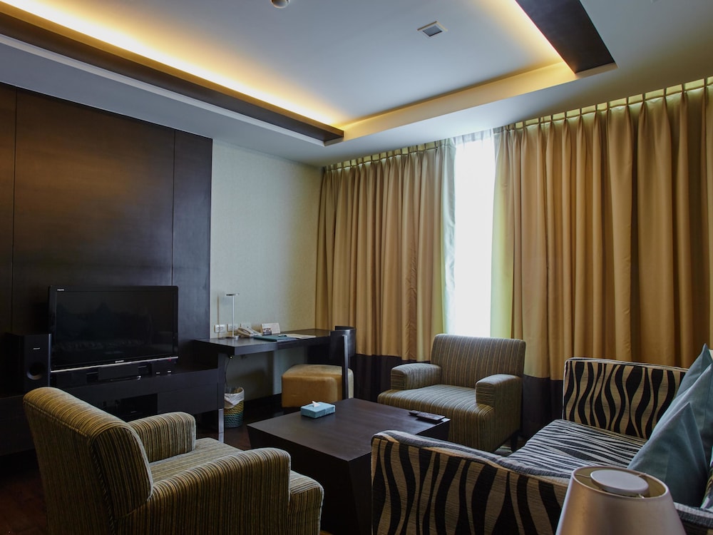 Sky Bay Suite photo 2