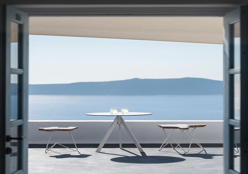 Superior Suite - Photo 8