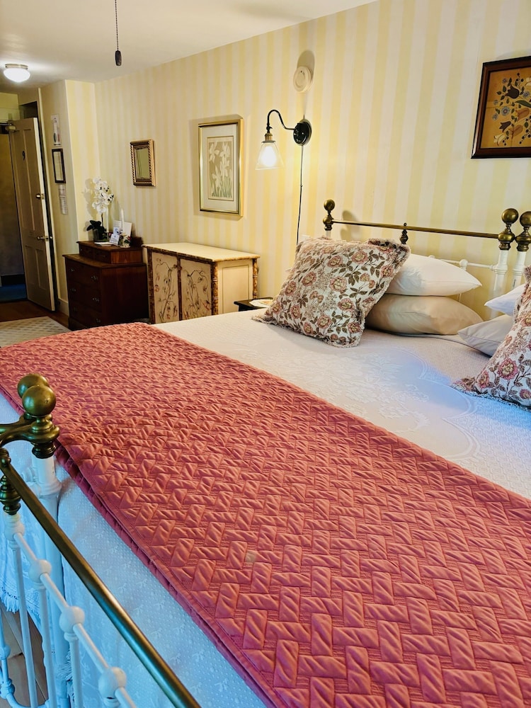 Deluxe Double Room, Ensuite (Room 9) photo 3