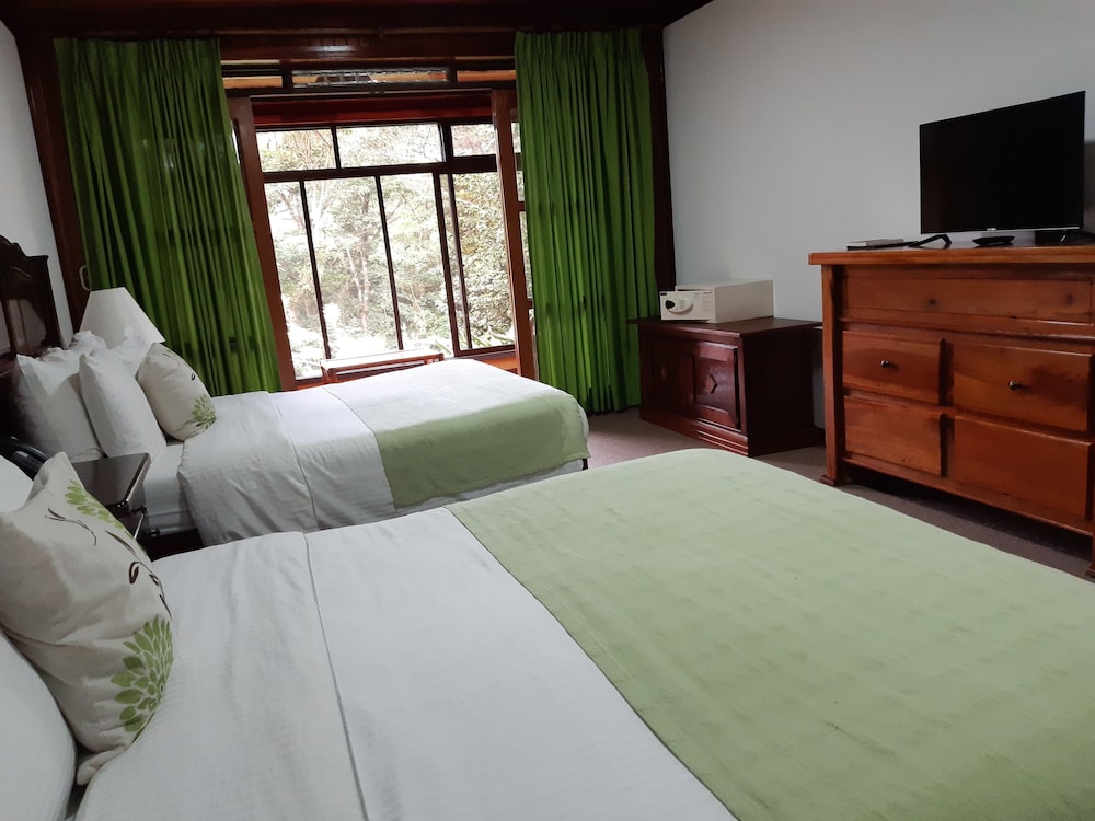 Superior Room, 2 Queen Beds - Photo 1
